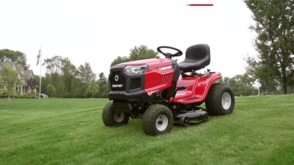 Yard Machines 42-in Riding Lawn Mower with 15.5 HP 500cc Briggs & Stratton Gas Powered Engine